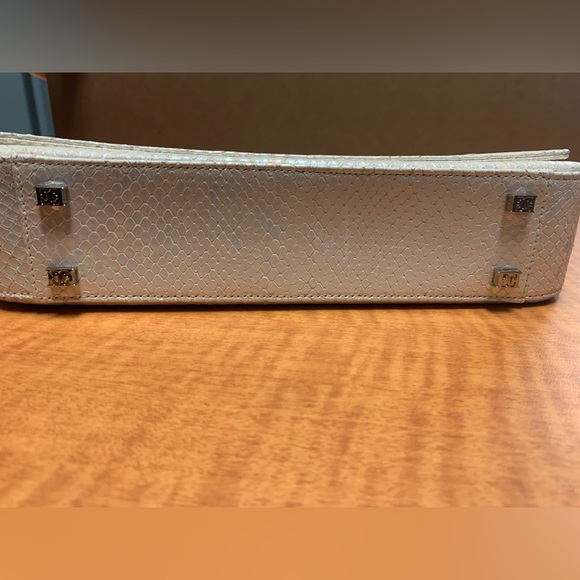 Vintage Escada evening purse. Beautiful iridescent ‘snake skin’ scaling - Picture 2 of 5